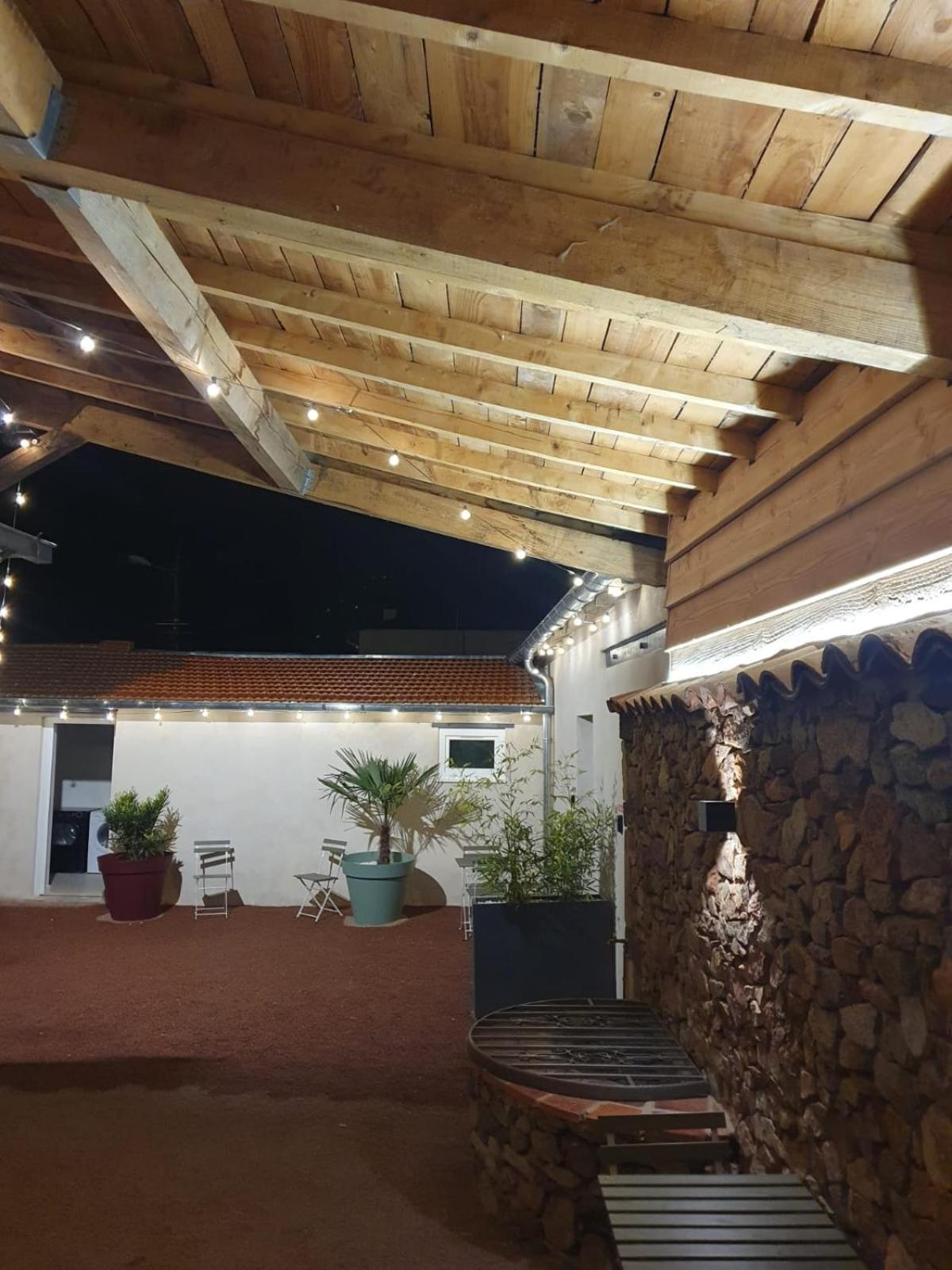 Le Boheme, Sauna & Spa Riorges Экстерьер фото